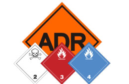 ¿Qué es el ADR en el transporte de mercancías peligrosas?